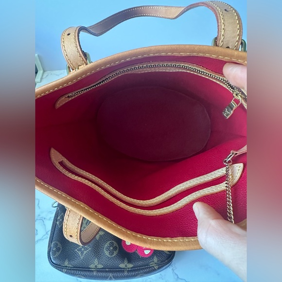 Vintage Louis Vuitton Limited Edition Cerises Bucket Bag with mini pouch - Picture 7 of 16